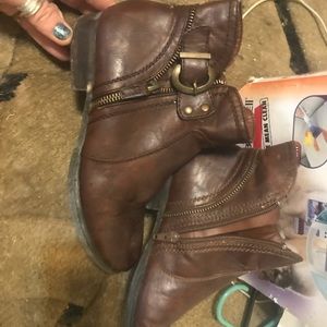 Brown boots size 7